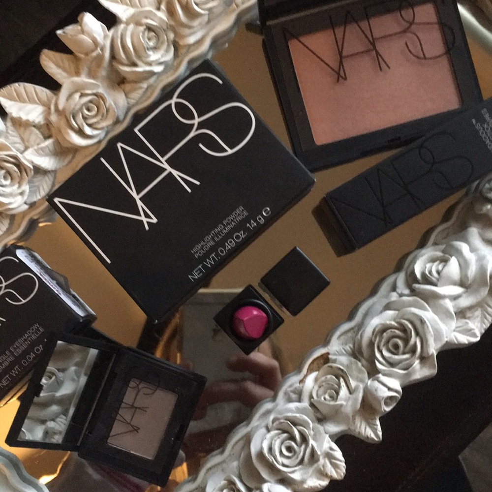 💄 not selling ❎❌Host pick🌟NARS Makeup trio💗 - Picture 3 of 8